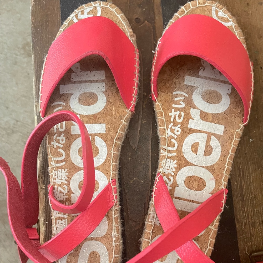 Ankle wrap sandals.